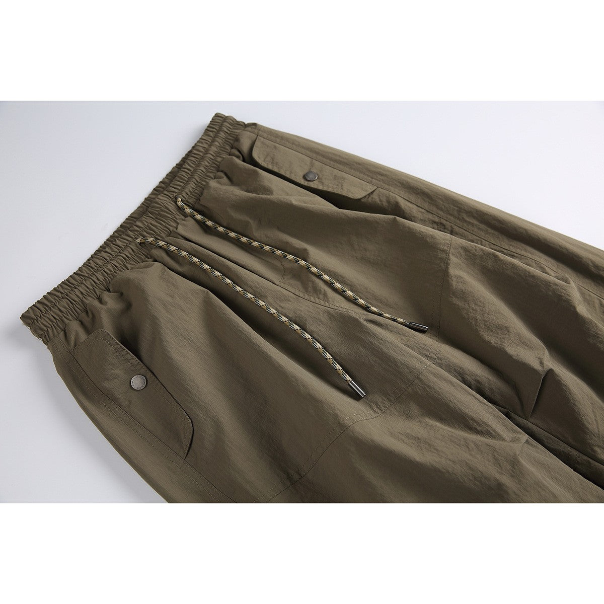New Apparel アウトドア ワイド パンツ 着用画像 2